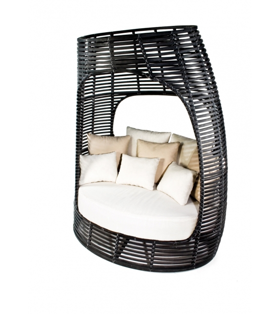 Lolah Kenneth Cobonpue Indoor Sitz