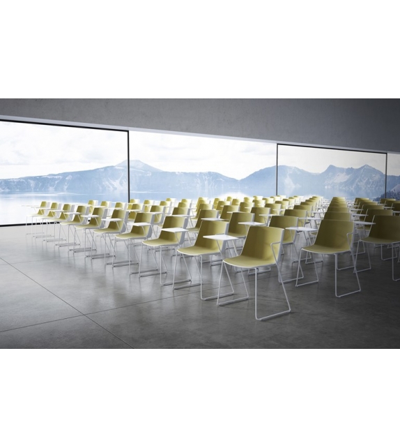 AÏKU MDF Italia Chair With Sled Base