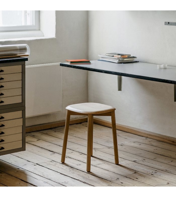 Soft Edge 72 Hay Stool