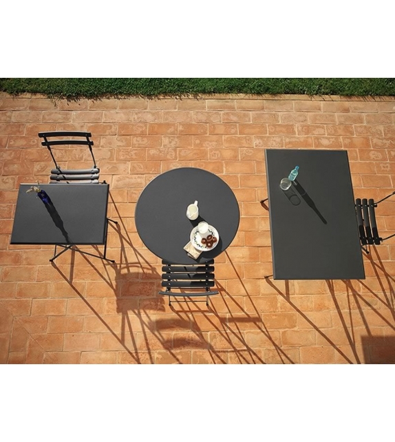 Arc en Ciel Emu Table