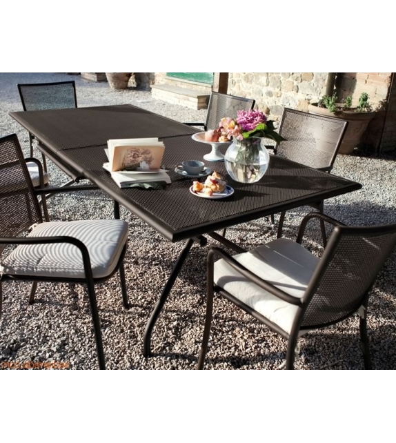 Athena Emu Extendable Table