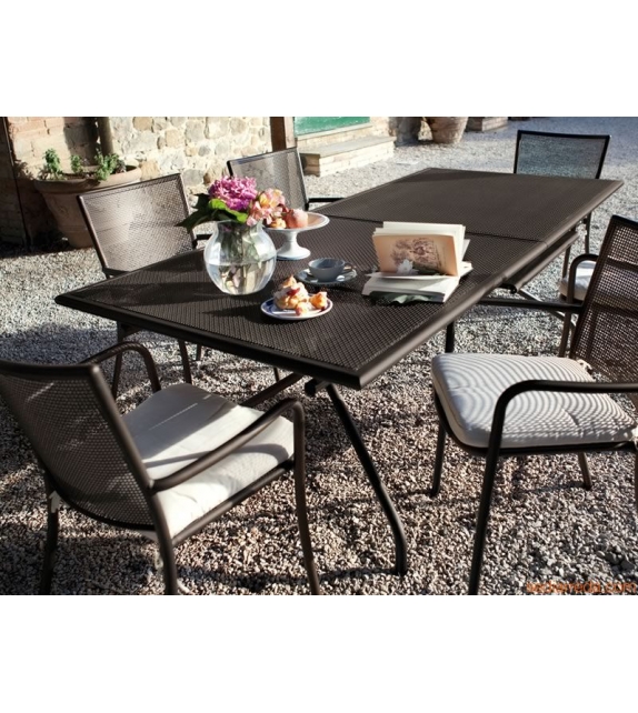 Athena Emu Extendable Table