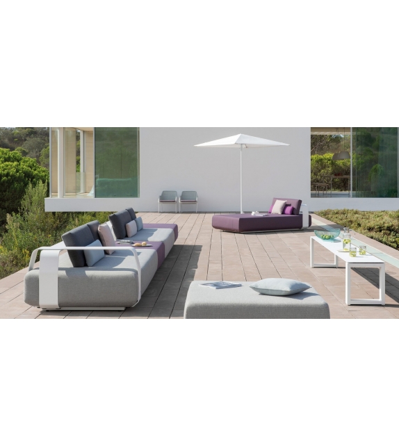 Small Central Pole Umbrella Manutti Parasol