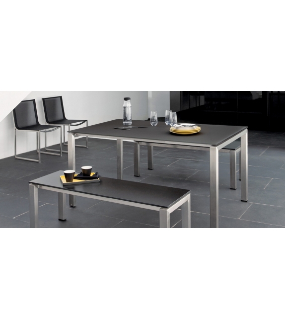 Trento Manutti Tisch