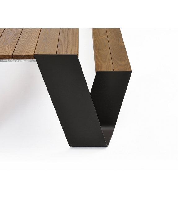 Hopper Picnic Extremis Table