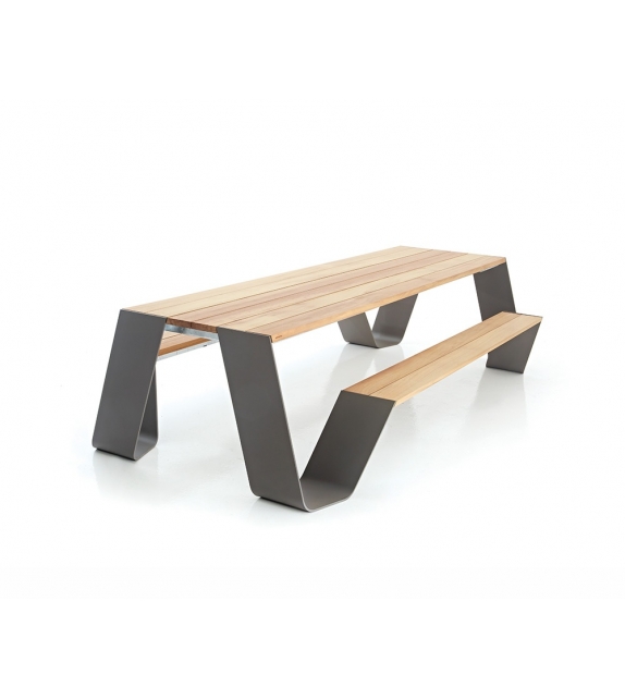 Hopper Picnic Extremis Table