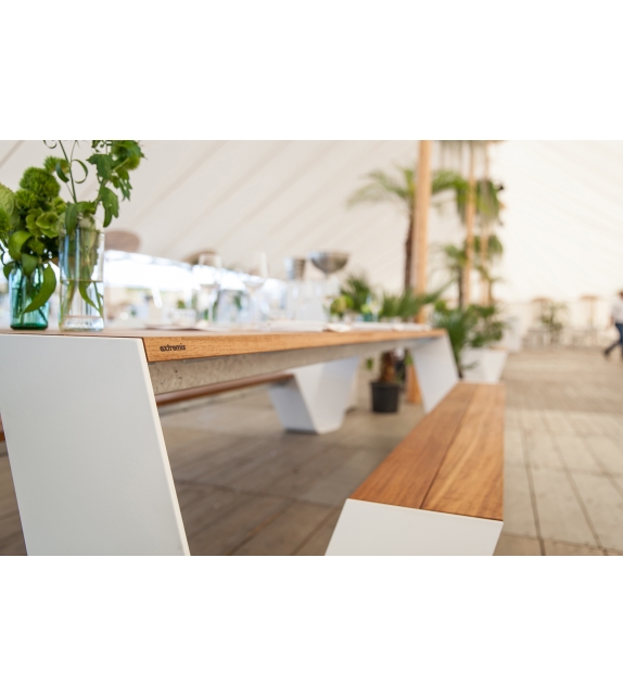 Hopper Picnic Extremis Table