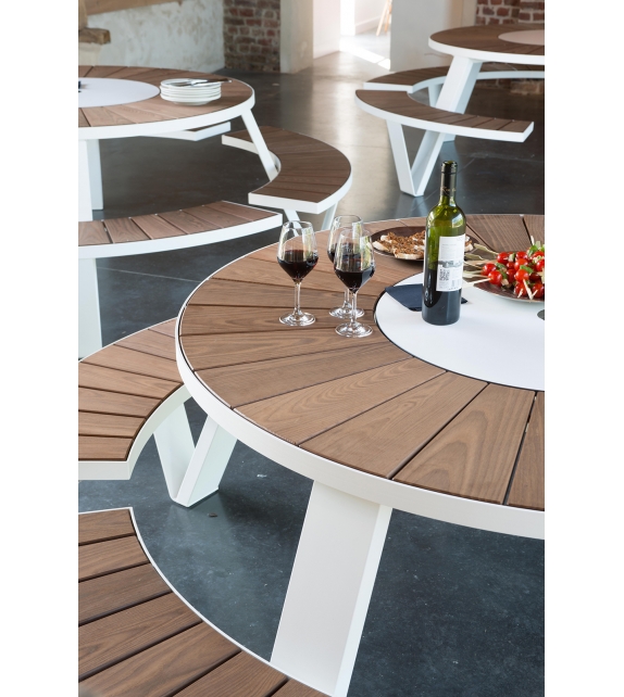 Pantagruel Picnic Extremis Tisch