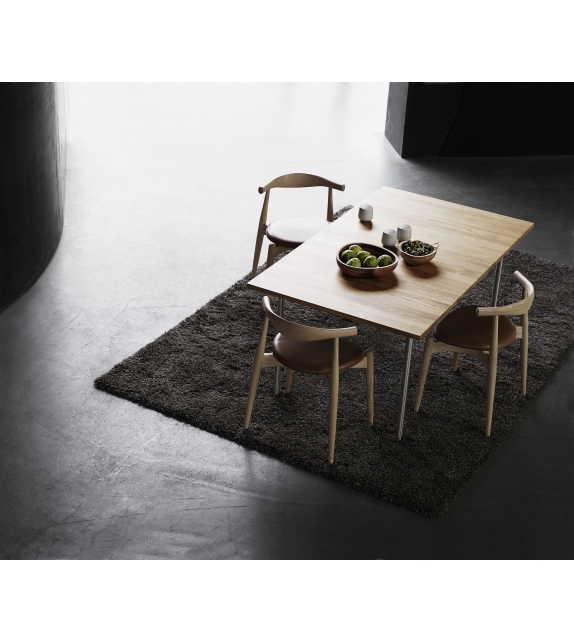 CH20 Elbow Carl Hansen & Søn Stuhl