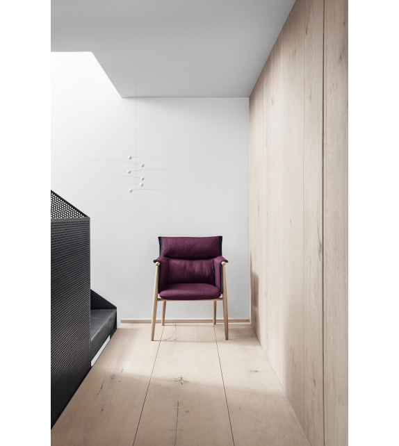 E005 Embrace Carl Hansen & Søn Sedia