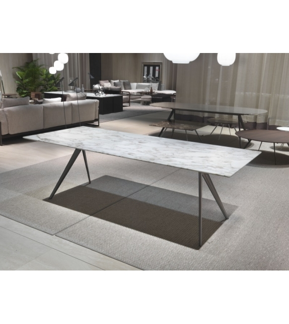 Zefiro Flexform Tisch