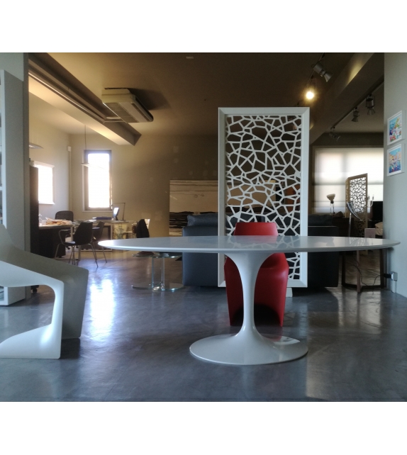 Saarinen Knoll Oval Table Wood