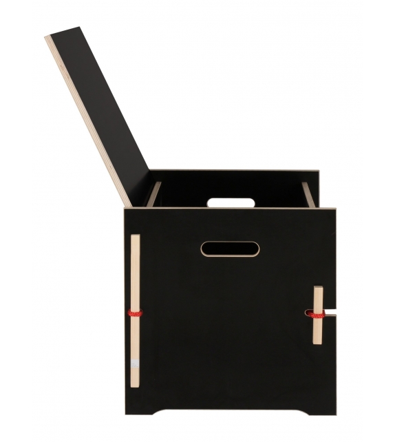 Trude Moormann Chest