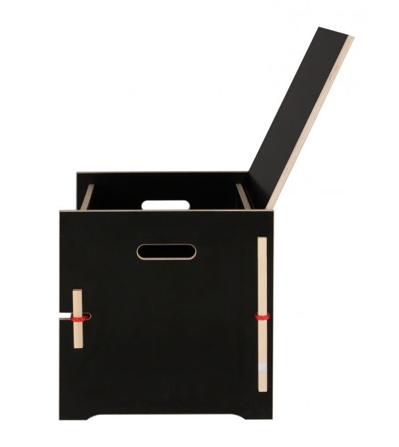 Trude Moormann Chest