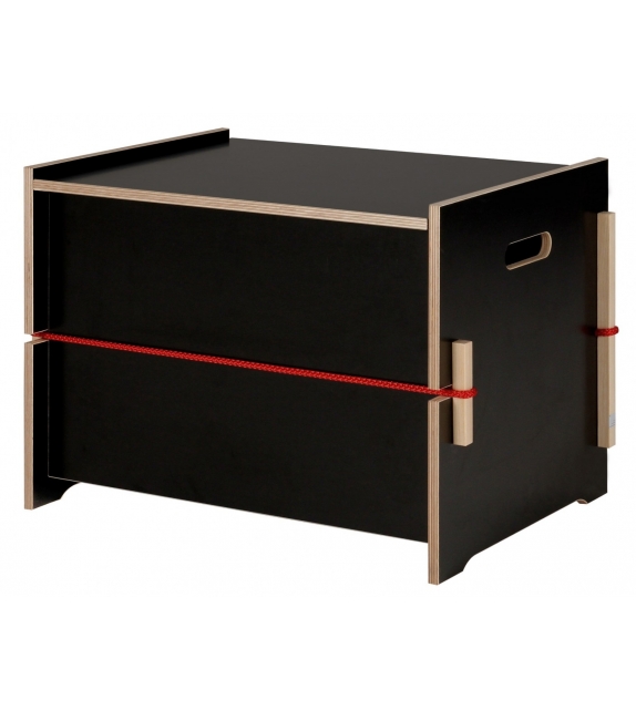 Trude Moormann Chest