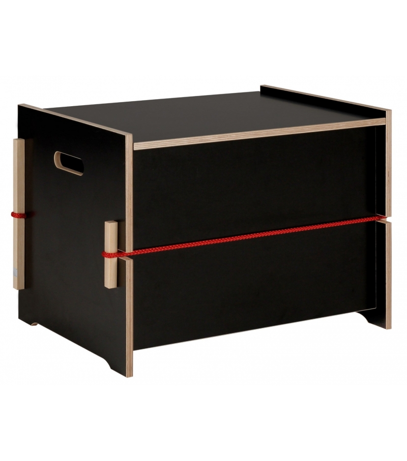 Trude Moormann Chest