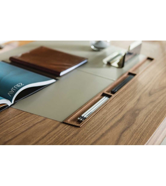 Flavio Porada Writing-desk
