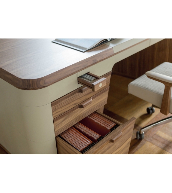 Flavio Porada Writing-desk