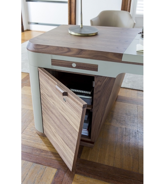 Flavio Porada Writing-desk