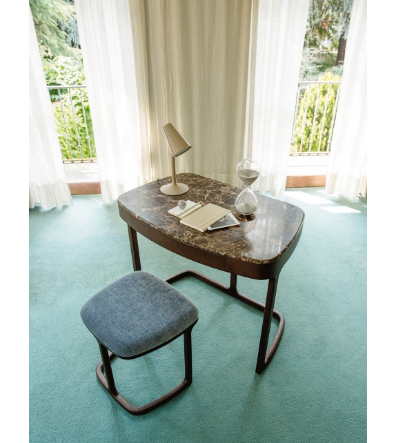 Maskara Porada Dressing Table