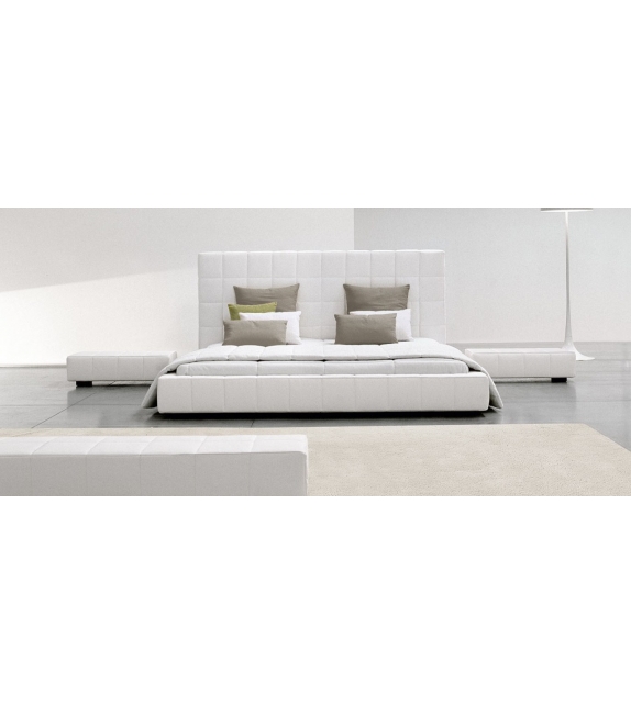 Squaring Bonaldo Bed
