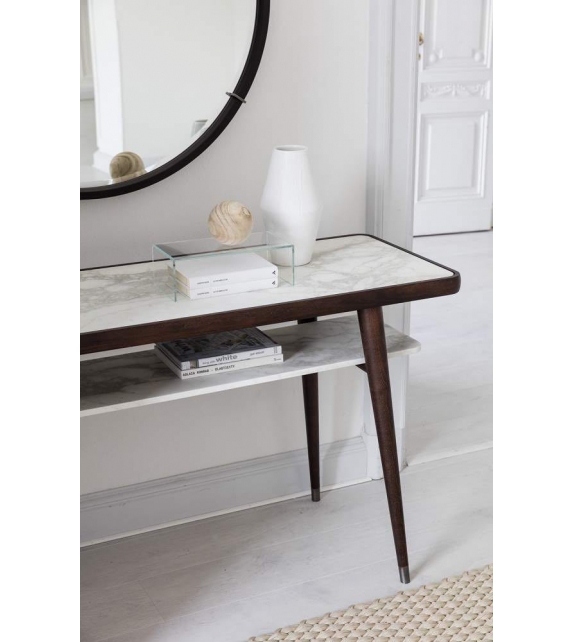 Chantal Porada Console