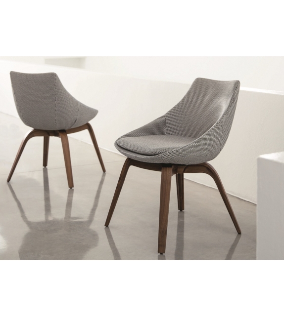 Penelope Porada Chaise