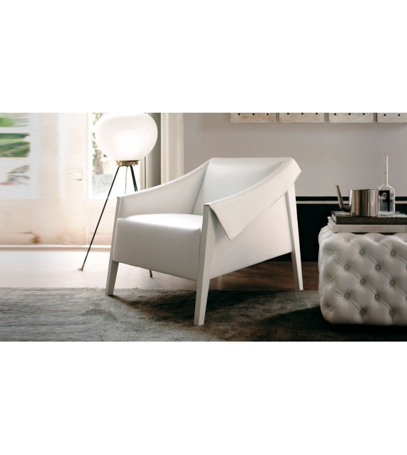 Ara Porada Armchair