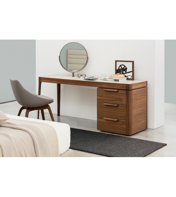 Afrodite Porada Writing desk