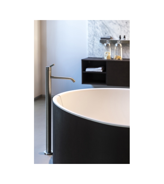 Square Agape Mounted Bathtub Tap