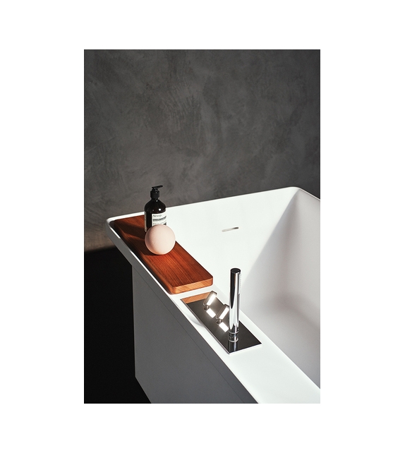 Square Agape Bathtub Rim Tap