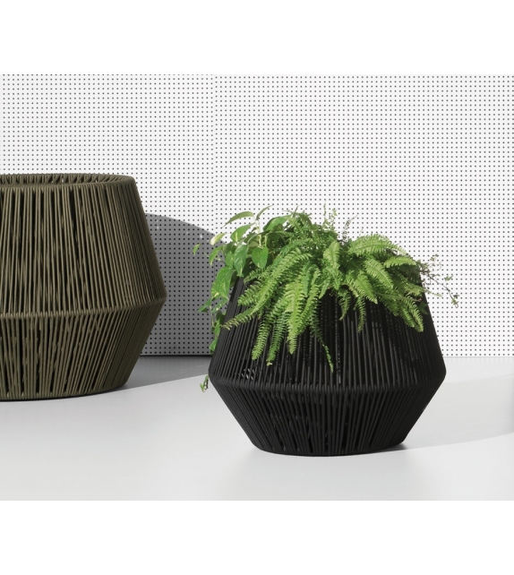 Zigzag Vase Kettal