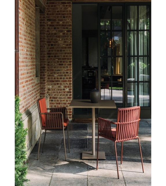 Net Kettal Bar Table