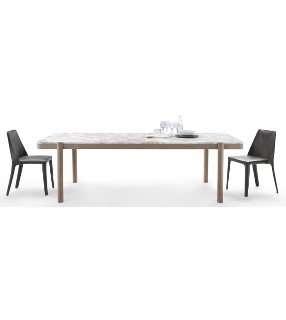 Gustav Flexform Table