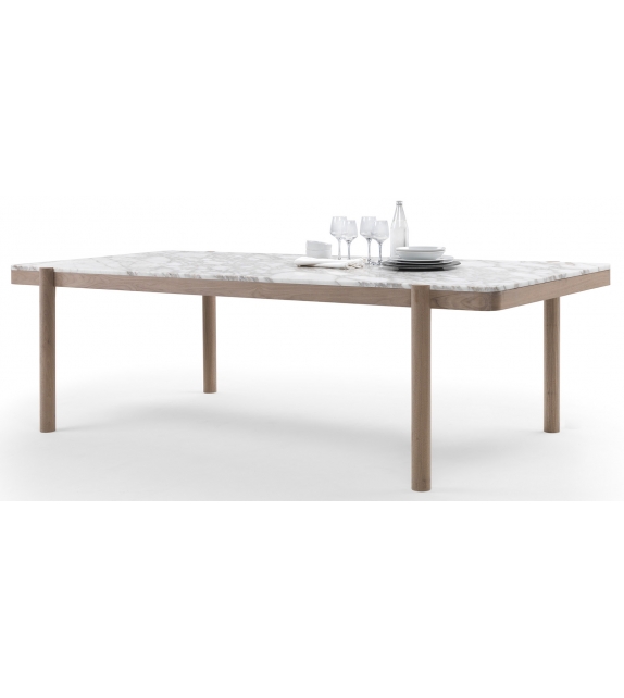 Gustav Flexform Table