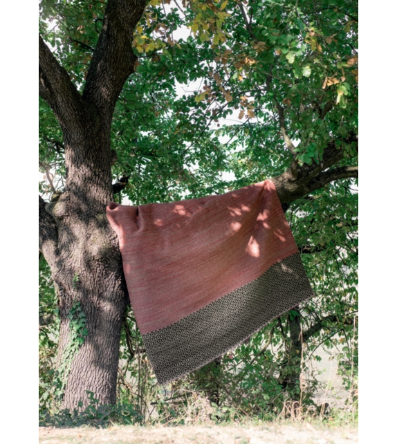 Mustache-SA Kristalia Alfombra