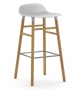 Form Normann Copenhagen Sgabello con Gambe in Legno