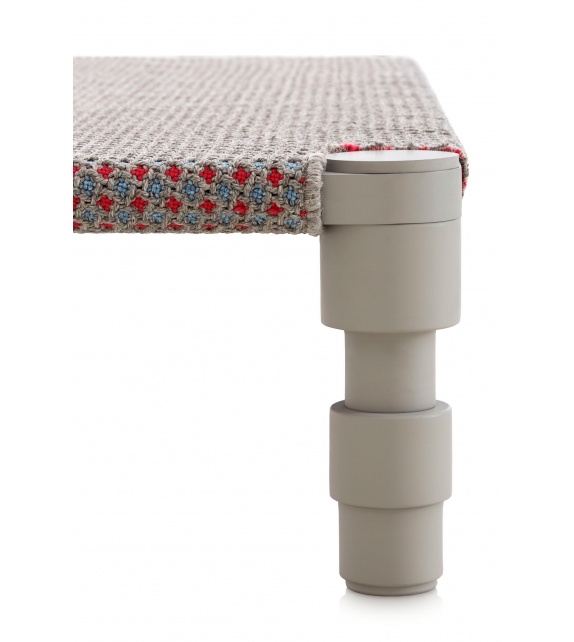 Garden Layers Gan Indian Bed