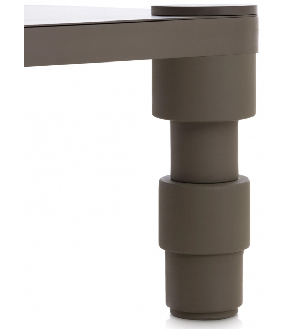 Garden Layers Gan Indian Bed