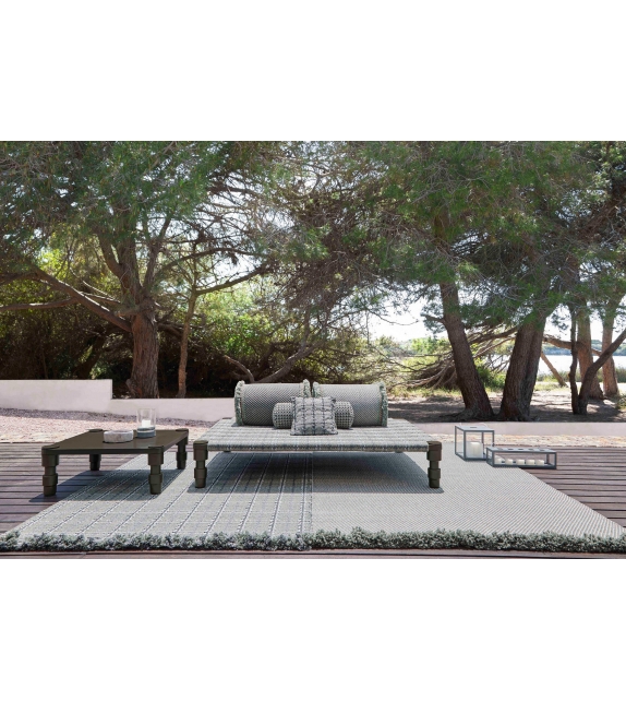 Garden Layers Gan Indian Bed