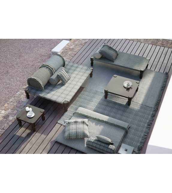 Garden Layers Gan Indian Bed