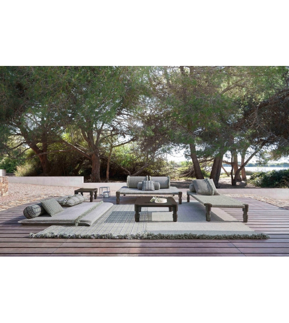 Garden Layers Gan Indian Bed