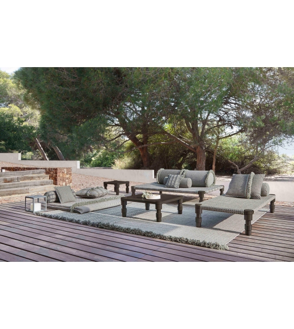 Garden Layers Gan Indian Bed