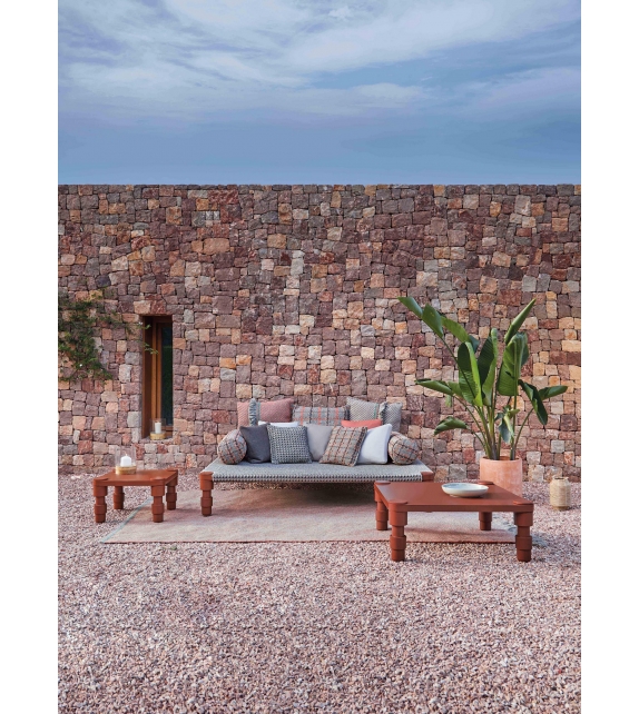 Garden Layers Gan Indian Bed