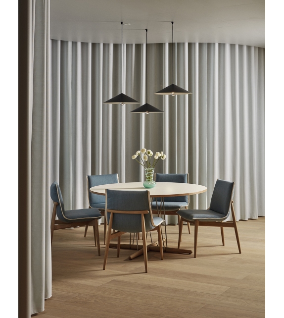 E020 Embrace Carl Hansen & Søn Tavolo