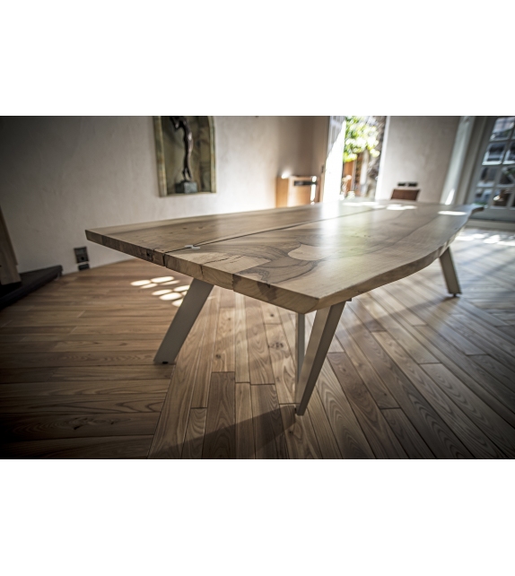 W-Natural Ornythos Table