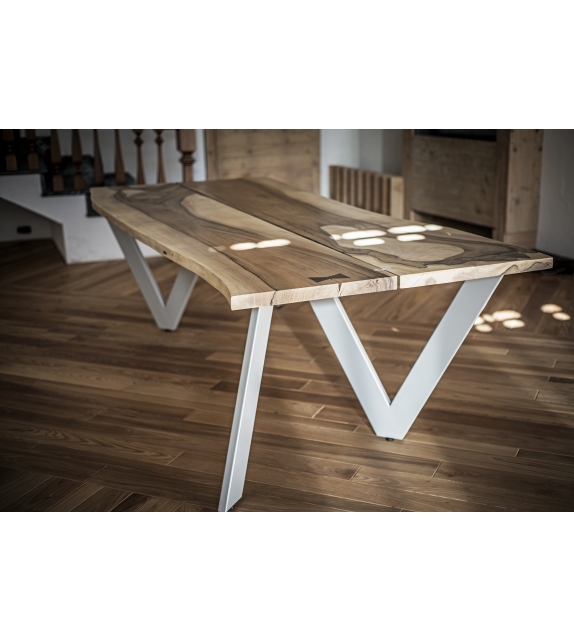 W-Natural Table Ornythos