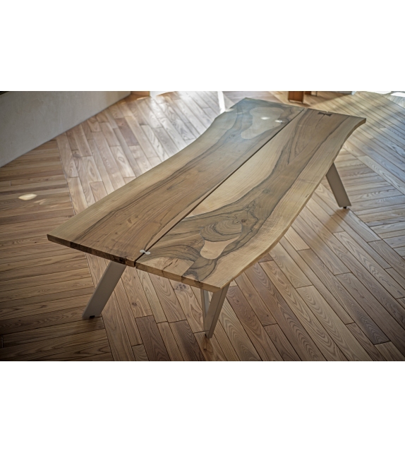 W-Natural Ornythos Table
