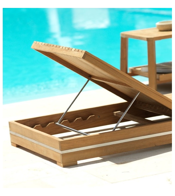 Essenza Ethimo Sunlounger