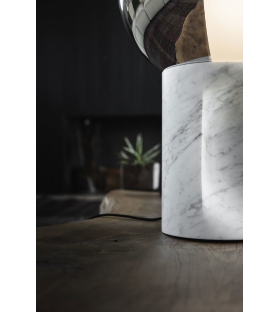 Je Suis Penta Table Lamp